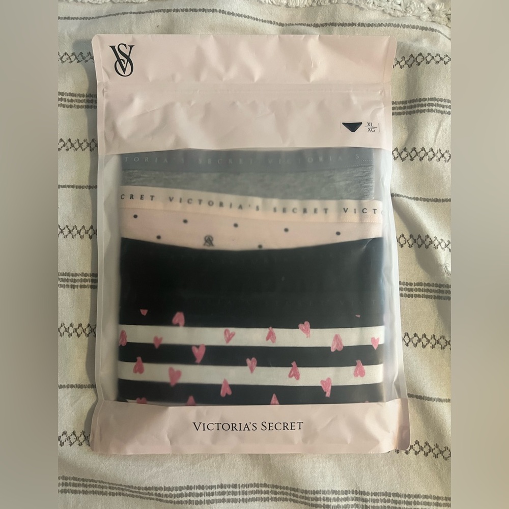 Never worn never opened Victoria secret bikini fit underwear